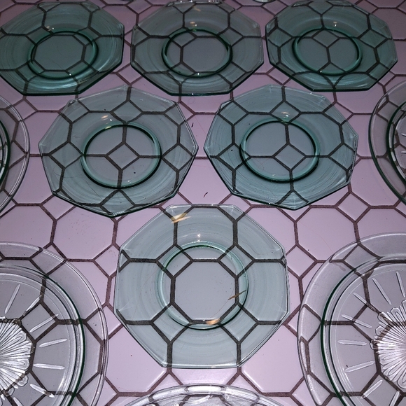 Uranium glass pieces - Picture 7 of 9